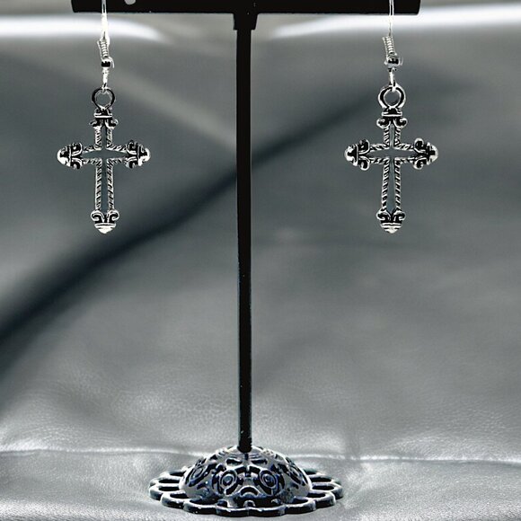 LISA LYNN DESIGNS Handmade Cross Earrings - Picture 2 of 2
